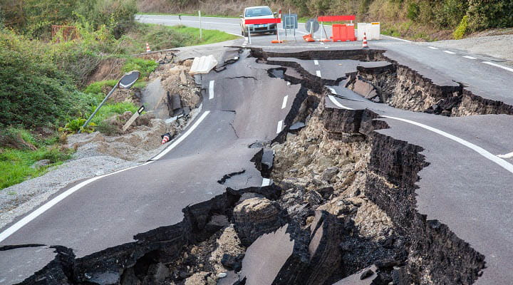 گسیختگی زمین بر اثر زلزله