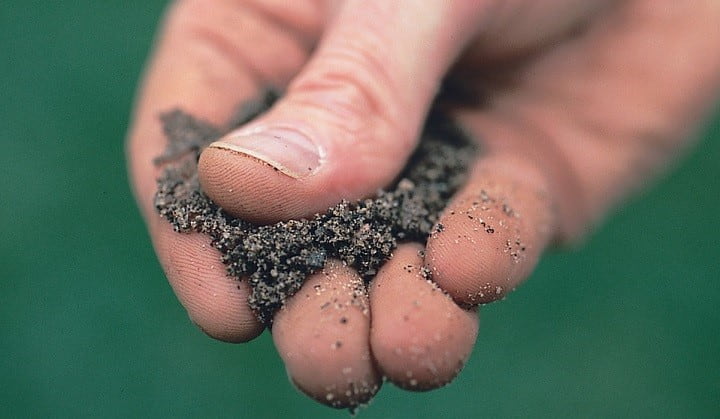 آزمون دانه بندی خاک با لمس و سایش